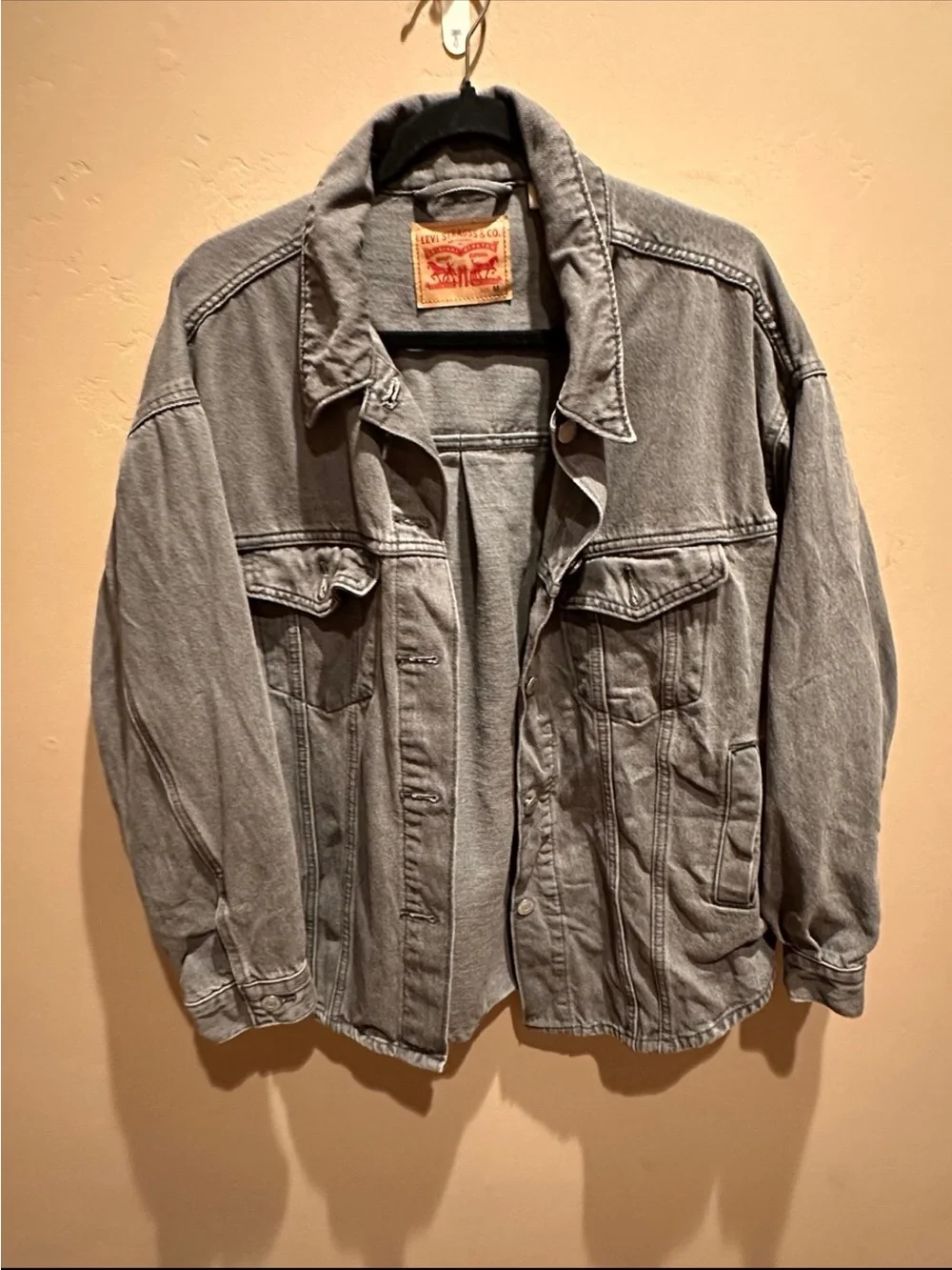 Levi's Vintage Fit Trucker Jacket in Faded Grey Denim - Men's Size Medium